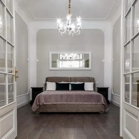 Apartment 3 , Rohatyntsyv Street *